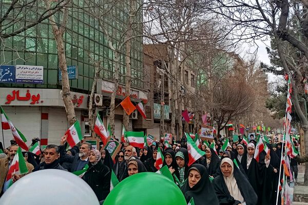 حضور گسترده مردم شهرستان شهید پرور شهرستان شهریار در راهپیمایی ۲۲ بهمن