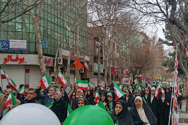 حضور گسترده مردم شهرستان شهید پرور شهرستان شهریار در راهپیمایی ۲۲ بهمن