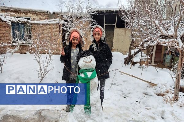 برف بارید و خدا پاکی خود را به شهر زیبایی بار هدیه کرد