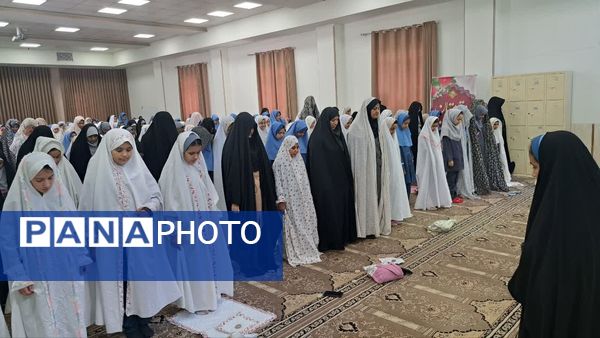 آغاز سال تحصیلی با طنین گلبانگ توحید در دبستان دخترانه ام‌البنین یزد