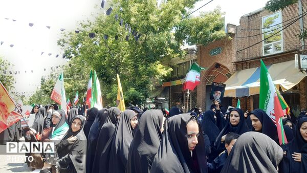 سراب؛ هم‌صدا با تهران در وداع با قائد شهید