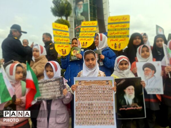 حضور دانش آموزان آزادشهری به یاد دانش آموزان میناب