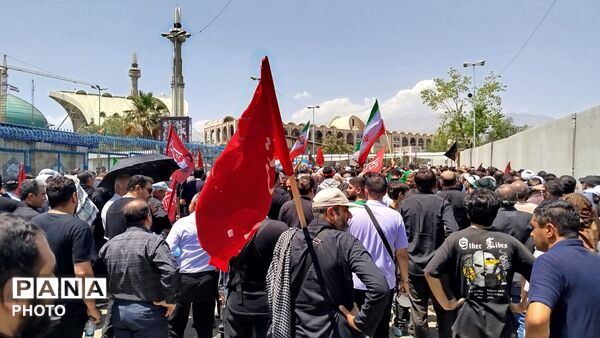 وداع با رهبر شهید ایران  