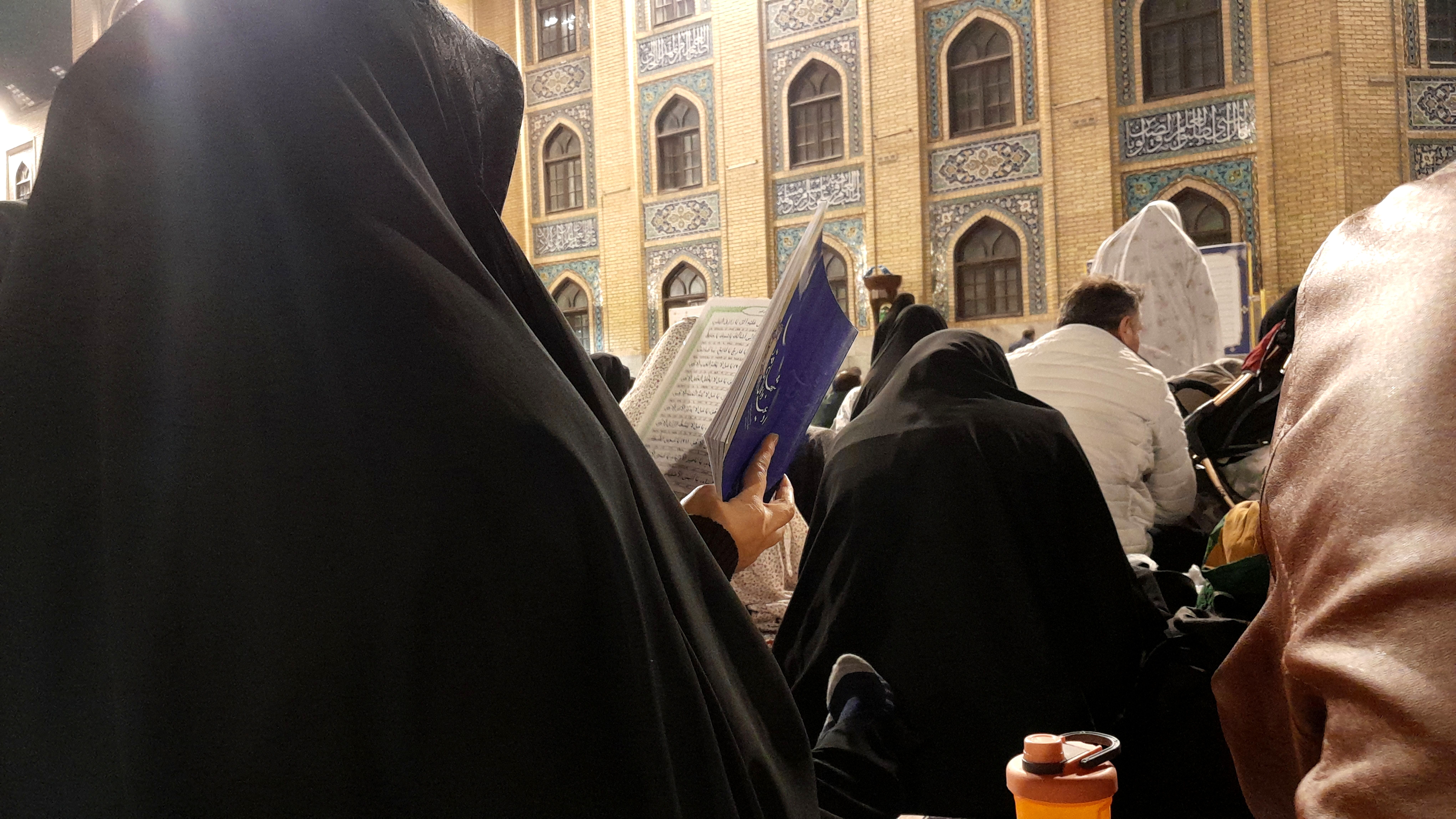 حال‌وهوای مشهد مقدس در لیالی قدر