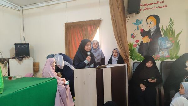 جشن ولادت حضرت علی( ع) و روز پدر در دبستان شاهد حاج تقی آقا بزرگ ناحیه یک مشهد