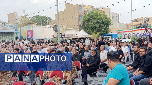 چهلم سردار حاجی‌زاده و فرزندان شهدا در منطقه ۱۷