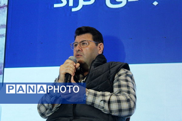 گلوگاه، در طنین والفجر ۸