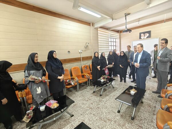 زنگ «سپاس معلم» در کرمانشاه 