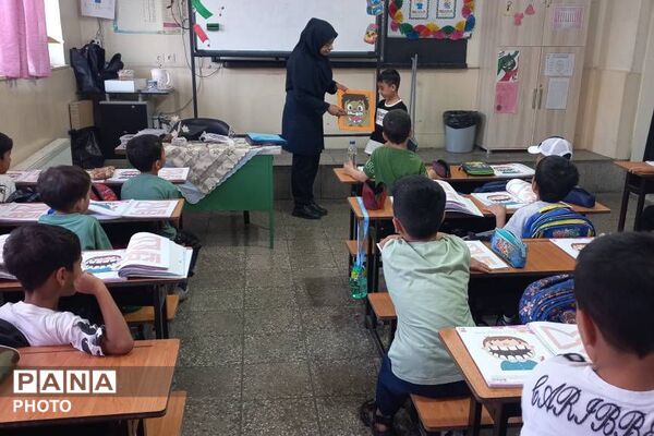 بازدید از پایگاه شهید بوربور ناحیه دو شهرری ویژه نوآموزان دو زبانه