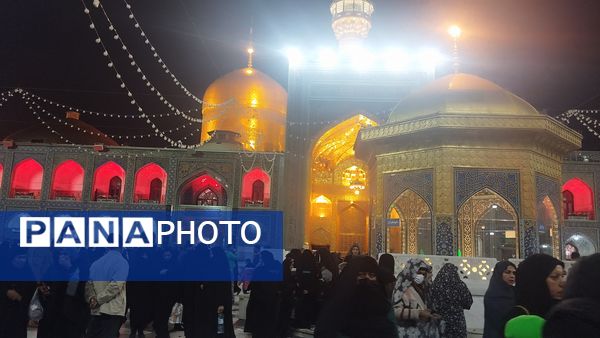 حال و هوای حرم مطهر رضوی در شب شهادت حضرت زهرا (س)