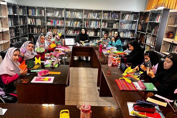 کارگاه «خلاقیت و شادی با اوریگامی» در پژوهش‌سرای دانش‌آموزی کاوش کهریزک 
