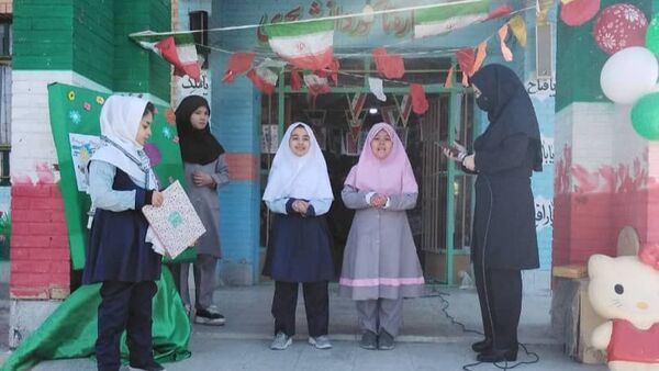سلسله جشن‌های دهه فجر انقلاب اسلامی و اعیاد شعبانیه در مدارس منطقه پردیس 