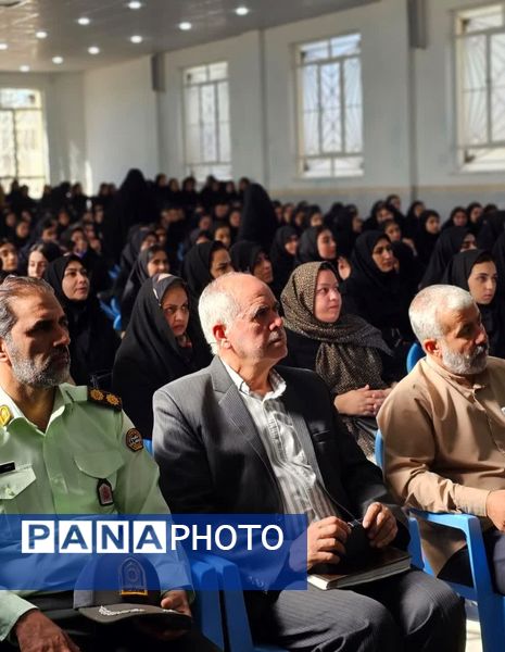 جشن مهر و مقاومت در دبیرستان حضرت زینب(س) ابرکوه برگزار شد