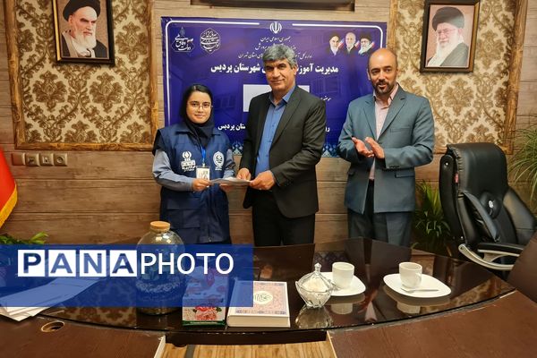 دیدار مسئولان اداره آموزش و پرورش پردیس با خبرنگاران پانا 