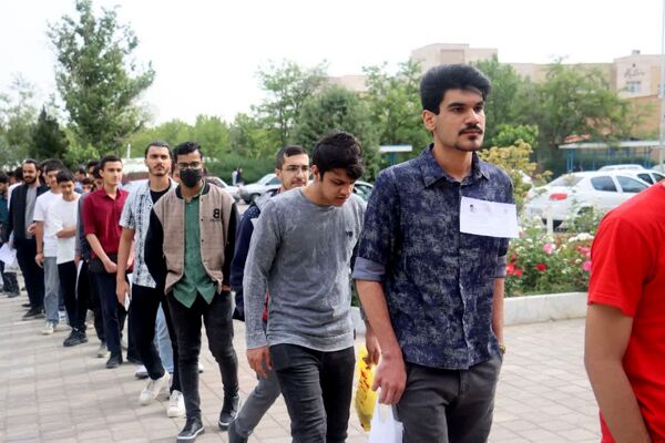 غوغای دانشگاه فردوسی مشهد در روز کنکور ۱۴۰۴