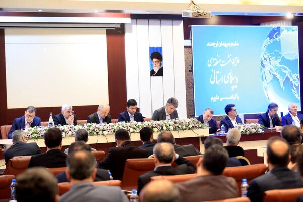 پنل همکاری‌های اقتصادی، استانی ، تجاری، سرمایه‌گذاری و مناطق آزاد