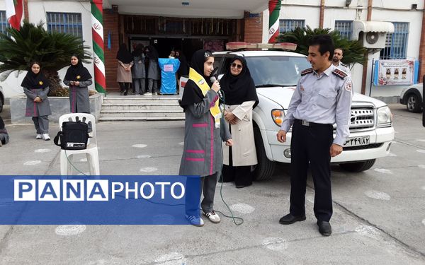 مانور آتش نشانی در دبیرستان فرزانگان قائمشهر