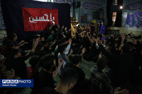 اعتکاف دانش‌آموزی در حسینیه ارشاد