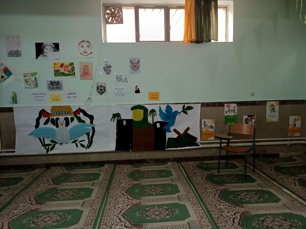 برگزاری مراسم انجمن اسلامی و مدرسه مقاومت در دبیرستان ایثار