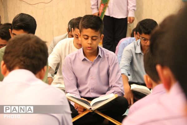 محفل قرآن دانش آموزان یزد با حضور مدیرکل آموزش و پرورش استان یزد
