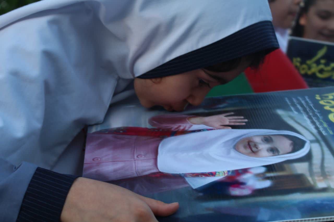 دانش‌آموزان همدانی در سومین رویداد «۱۶۸» یاد شهدای دانش‌آموز میناب را گرامی داشتند
