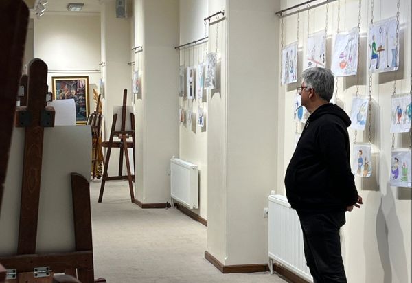 نمایشگاه پرسش مهر مدرسه قدسیه تبریز 