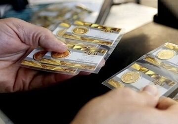 ۱۱۶ قطعه سکه‌ طلا قاچاق توسط نیروهای پلیس در راه‌آهن مشهد کشف شد
