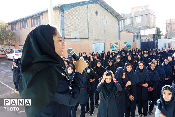 جشن مهر در دبیرستان ایثار و دبیرستان توحید یک شهر قدس