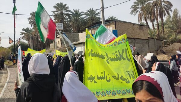 حضور پرشور مردم حاجی‌آباد در راهپیمایی باشکوه ۲۲ بهمن