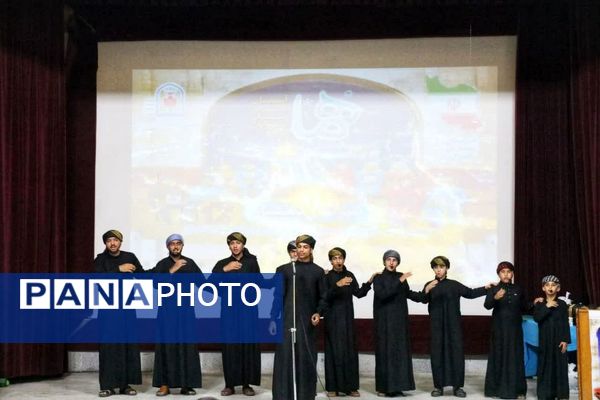 تجلیل از برگزیدگان دانش‌آموزی مسابقات فرهنگی و هنری جشنواره هما شهرستان دشتستان 