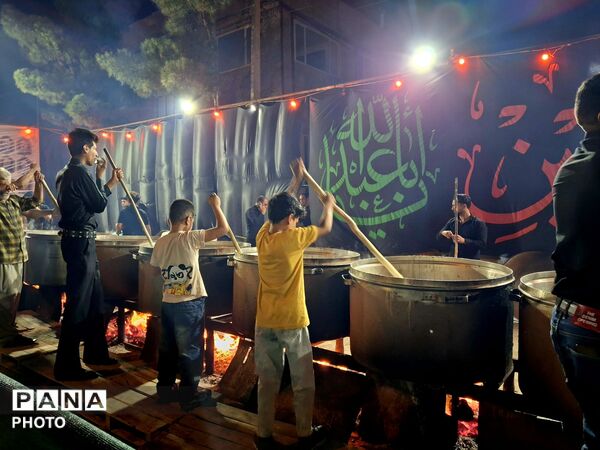 پخت ۴۰ دیگ قلور نذری در بیرجند