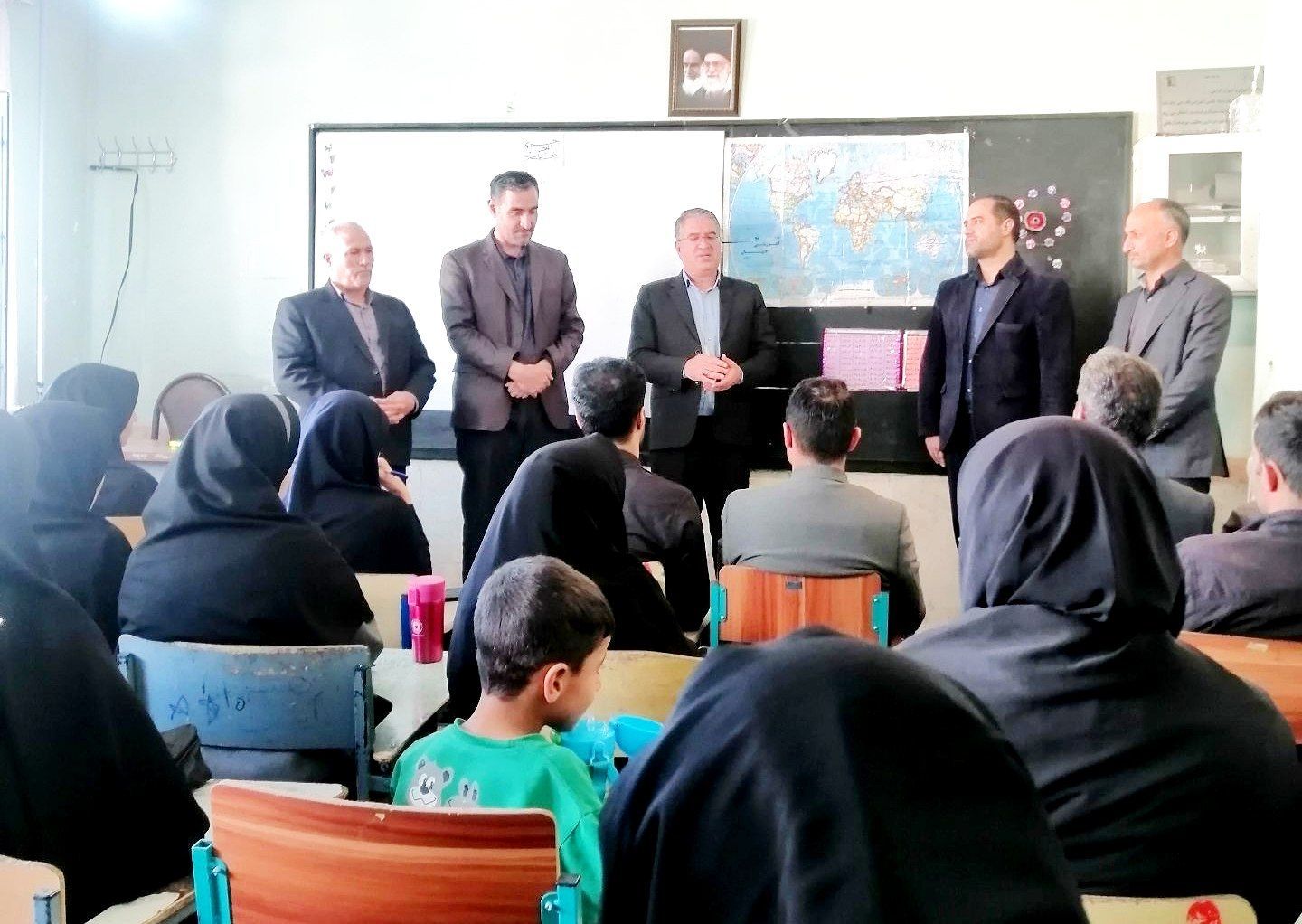 تقویت مبانی تربیت دینی، اساس پرورش نسل آگاه و مؤمن است