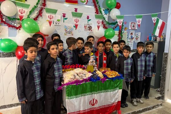 جشن انقلاب در ناحیه دو شهرری با حضور معاون پرورشی و فرهنگی شهرستانهای استان تهران 