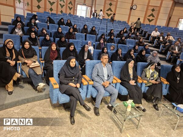 مدارس کانون پویندگی در عرصه تعلیم و تربیت هستند