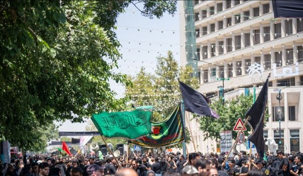 ظهر تاسوعا در جوار حرم مطهر رضوی