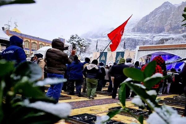 روز برفی گلزار شهدای کرمان 