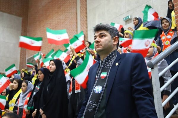 همایش سوگواری ۱۵۰۰ نفری دانش‌آموزی «باید برخاست» در آذربایجان شرقی