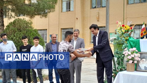 برگزاری جشن  روز معلم در هنرستان شهید دیواندری سبزوار