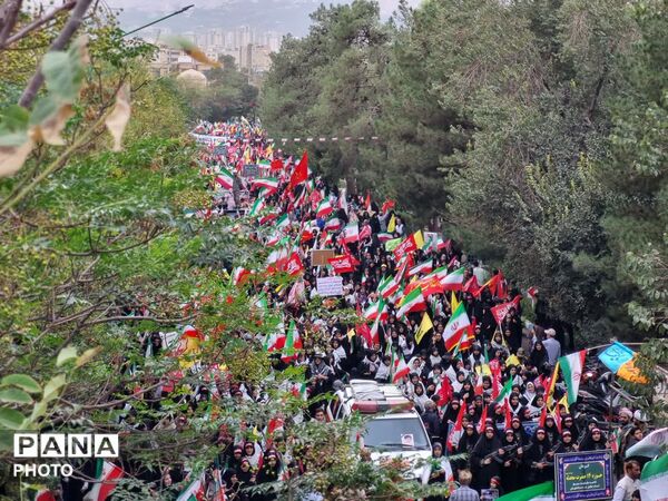 اصفهان در مسیر «جان‌فدا»؛ از میدان آزادی تا گلستان شهدا