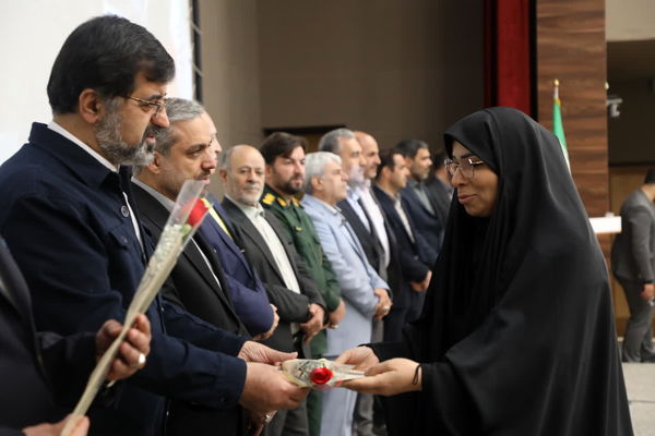 آیین تقدیر از معلمان نمونه استان قم