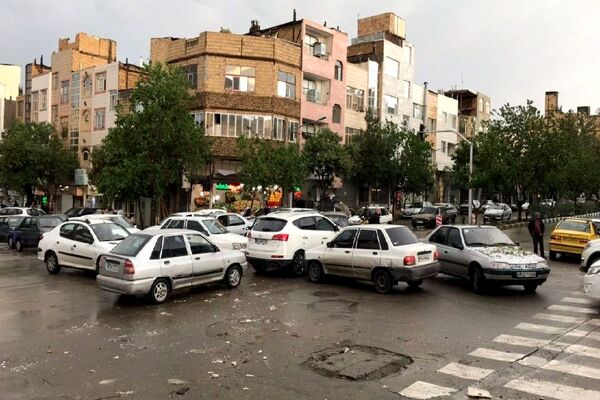 حضور جهادی بسیج و مردم برای کمک به سیل زده مشهد 