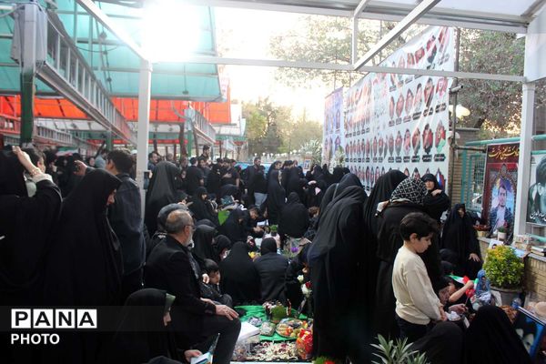 حال و هوای آغاز سال نو در جوار مزار شهدای جنگ رمضان