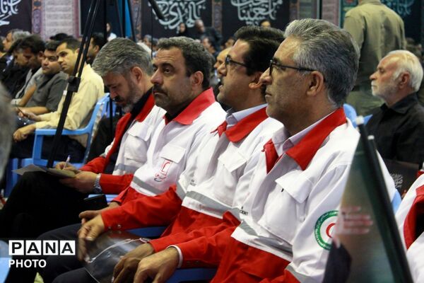 بزرگداشت و ادای احترام مدیران و کارکنان دولت در استان کرمان به رهبر شهید ایران