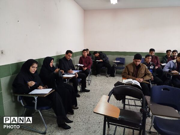 فرایند بررسی عملکرد معلمان منتخب دبیرستان نمونه آیت الله خامنه ای