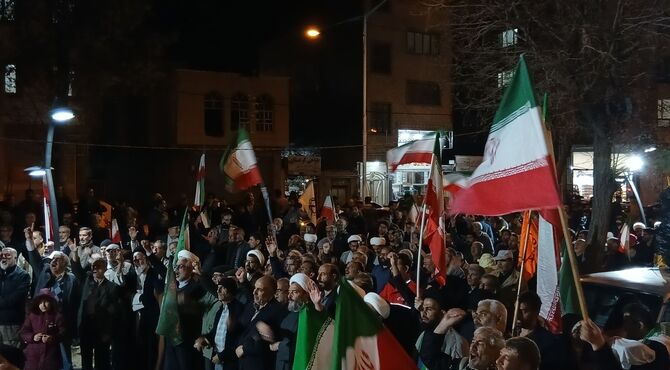پرچمی که با دل‌ها برافراشته می‌ماند
