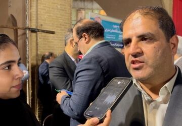 میز خدمت معاون استاندار در دل میدان یزد برپا شد