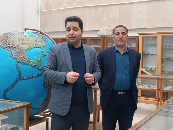 بازدید علمی دانش‌آموزان دبیرستان هدایتی قم از دانشگاه شهید بهشتی تهران 