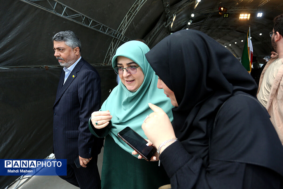 مهاجرانی تردد زائران اربعین را بررسی می‌کند
