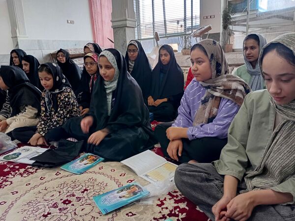 کلاس‌های اوقات فراغت دانش آموزان در روستای نقاب