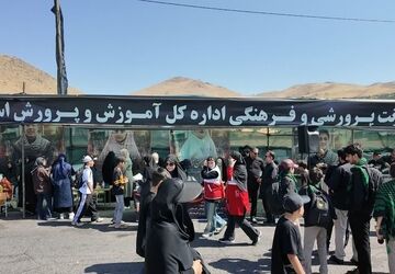خدمت‌رسانی موکب معاونت فرهنگی و پرورشی اداره‌کل آموزش‌وپرورش استان زنجان در مسیر پیاده‌روی جاماندگان اربعین